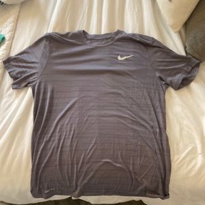 Nike short sleeve t-shirt